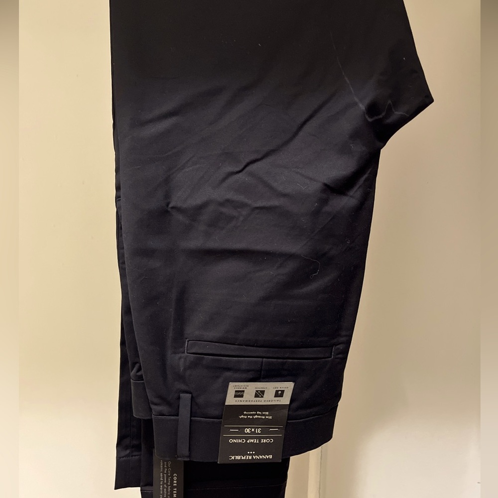 NWT Banana Republic Black CORE TEMP CHINO 31x30